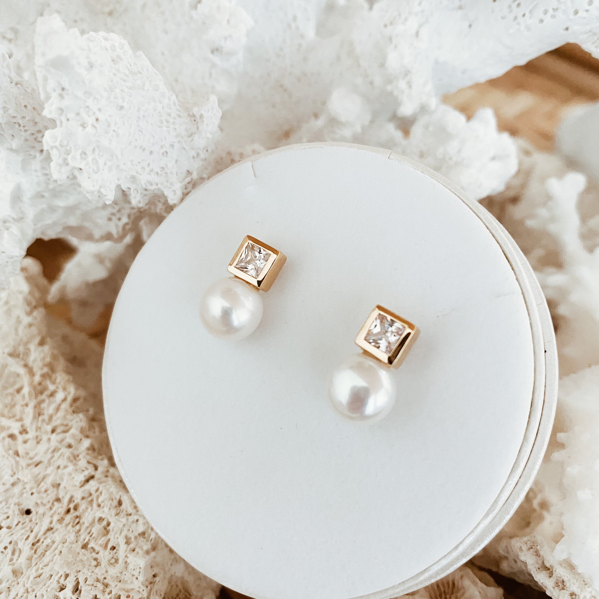 Gold Pearl Stud Earrings "Meghan" - The Courthouse Collection