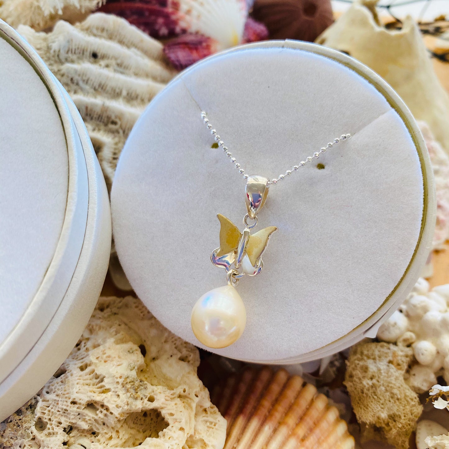 Pearl Pendant 'Meeka Butterfly' - The Courthouse Collection