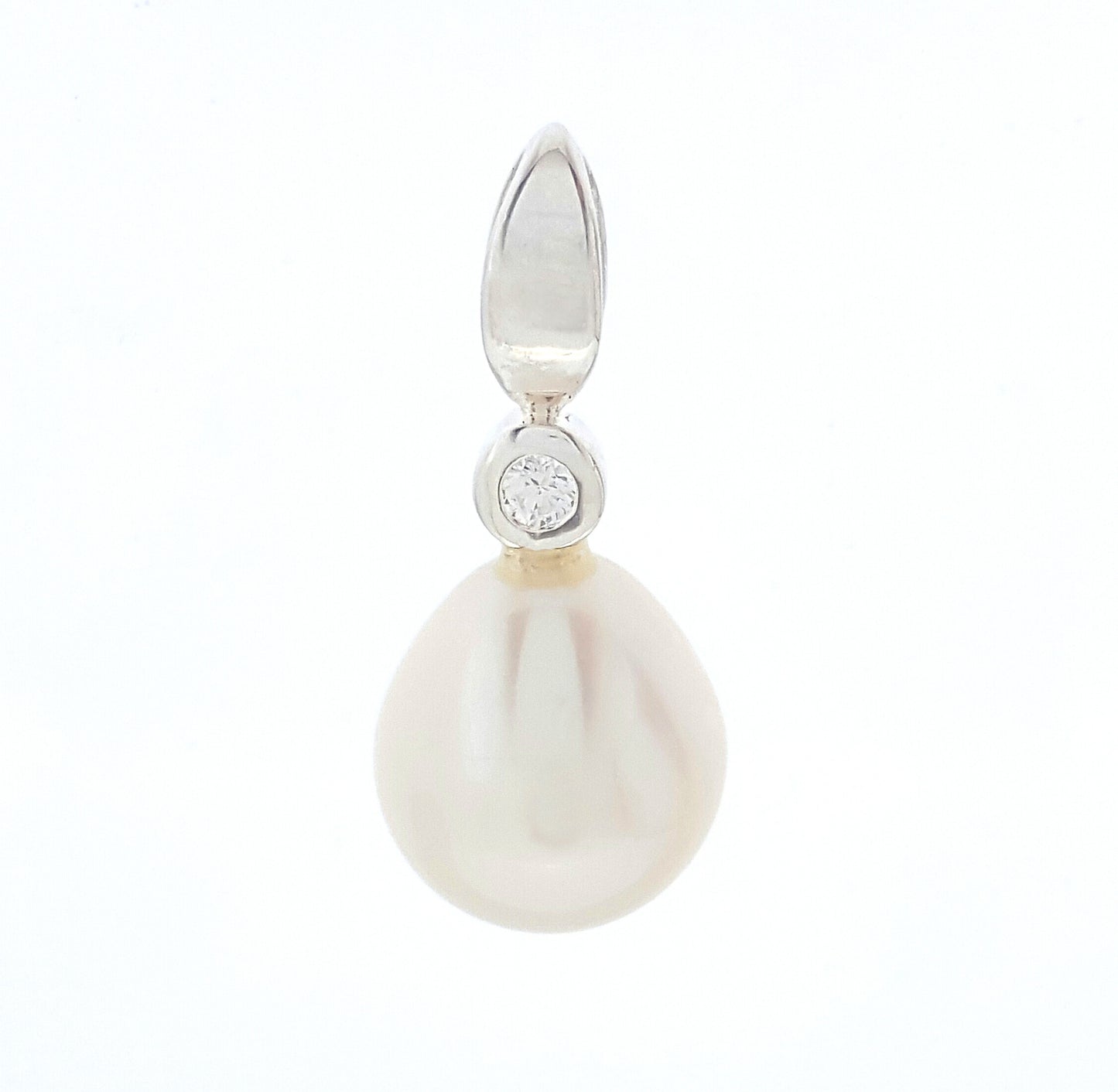 Cubic Zirconia Pendant Pearl "Sparkling Leaf"