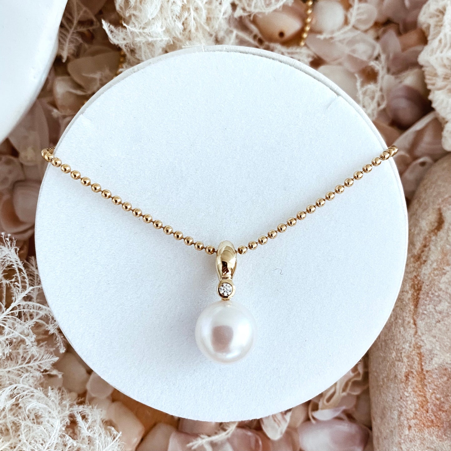 Pearl Pendant in Gold
