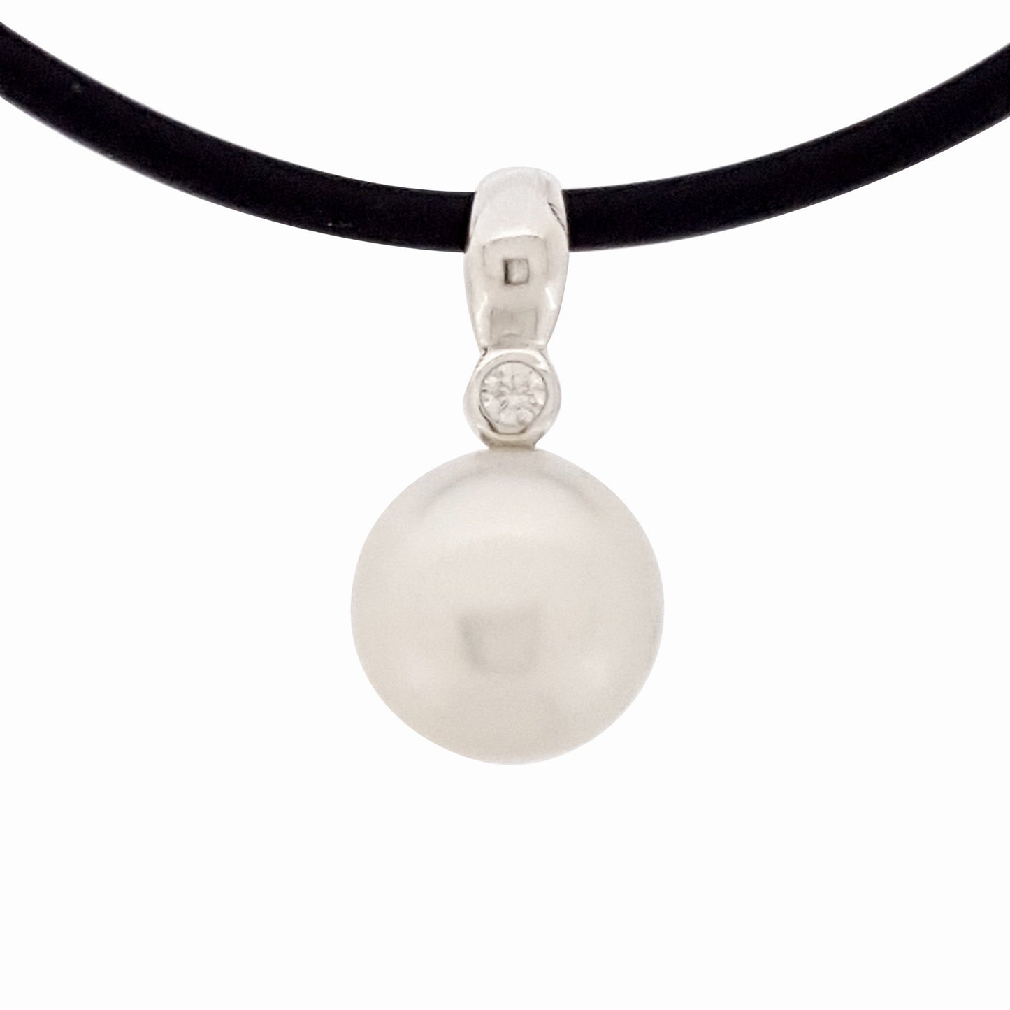 Pearl Pendant 'Sparkling Leaf' Button | The Courthouse Collection | Australian Designer Pearl Jewellery