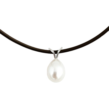 Pearl Pendant Necklace "Silver Fishtail"