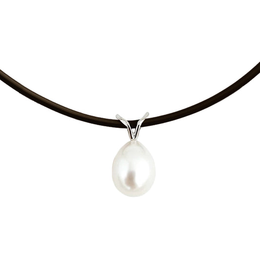 Pearl Pendant Necklace "Silver Fishtail"