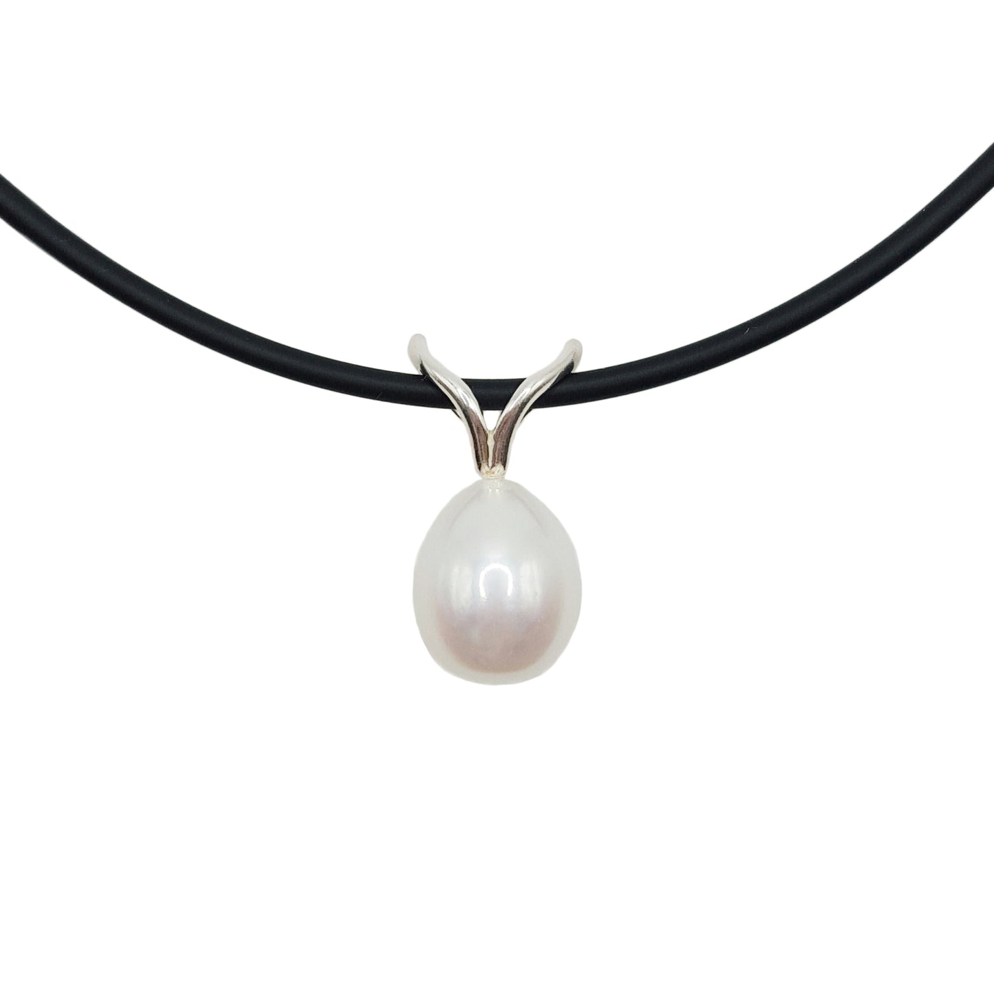 Pearl Pendant Necklace "Silver Fishtail"