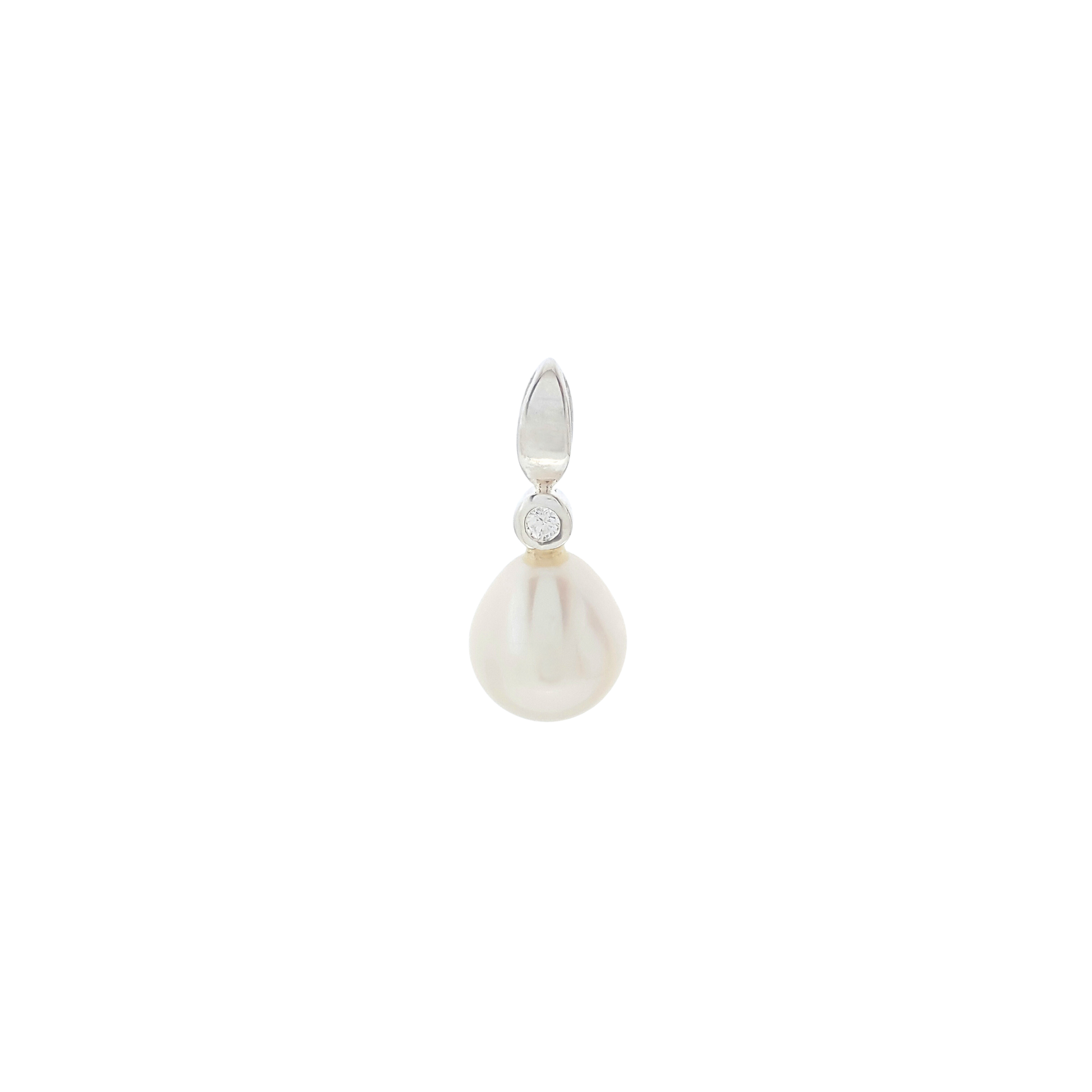 Cubic Zirconia Pendant Pearl "Sparkling Leaf" | Australian Designer Pearl Jewellery