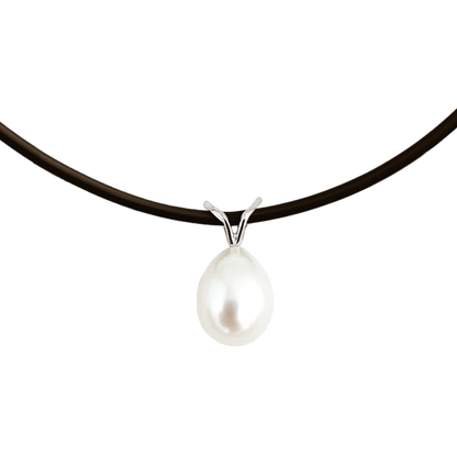 Pearl Pendant "Silver Fishtail" | The Courthouse Collection | Australian Designer Pearl Jewellery