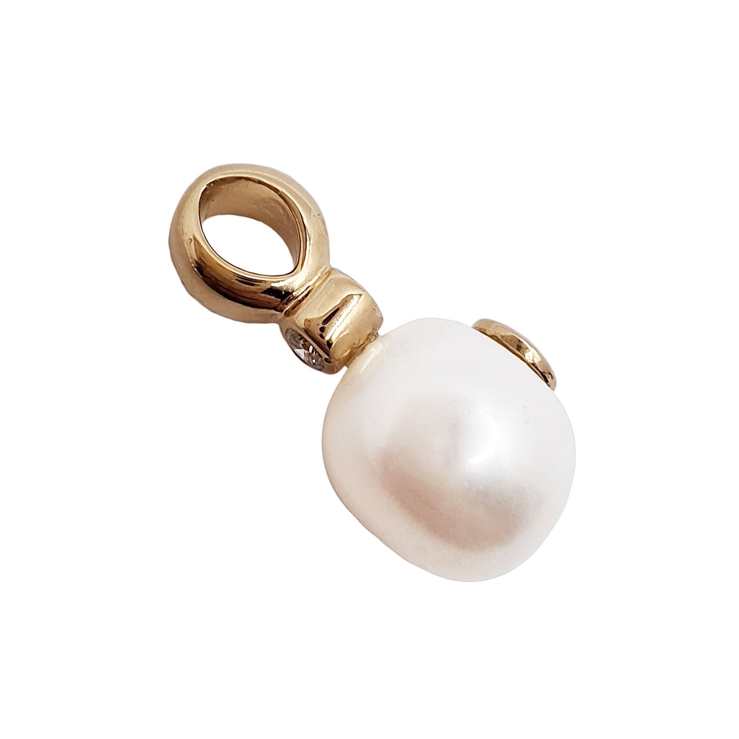 Pearl Pendant in Gold 'Sparkling Leaf' Button