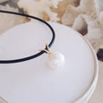 Pearl Pendant 'Fishtail' Button l 9K Gold | The Courthouse Collection