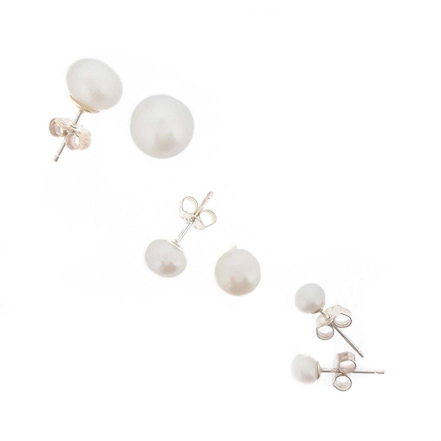 Pearl Stud Earrings White - The Courthouse Collection