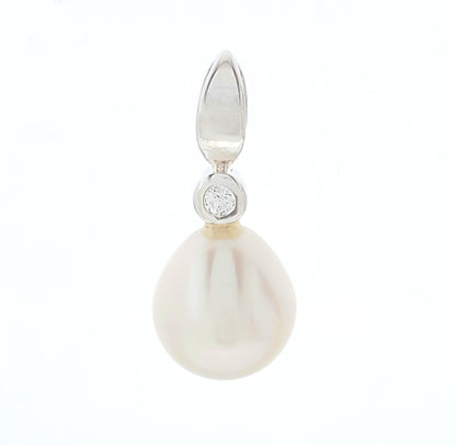 Cubic Zirconia Pendant Pearl "Sparkling Leaf"