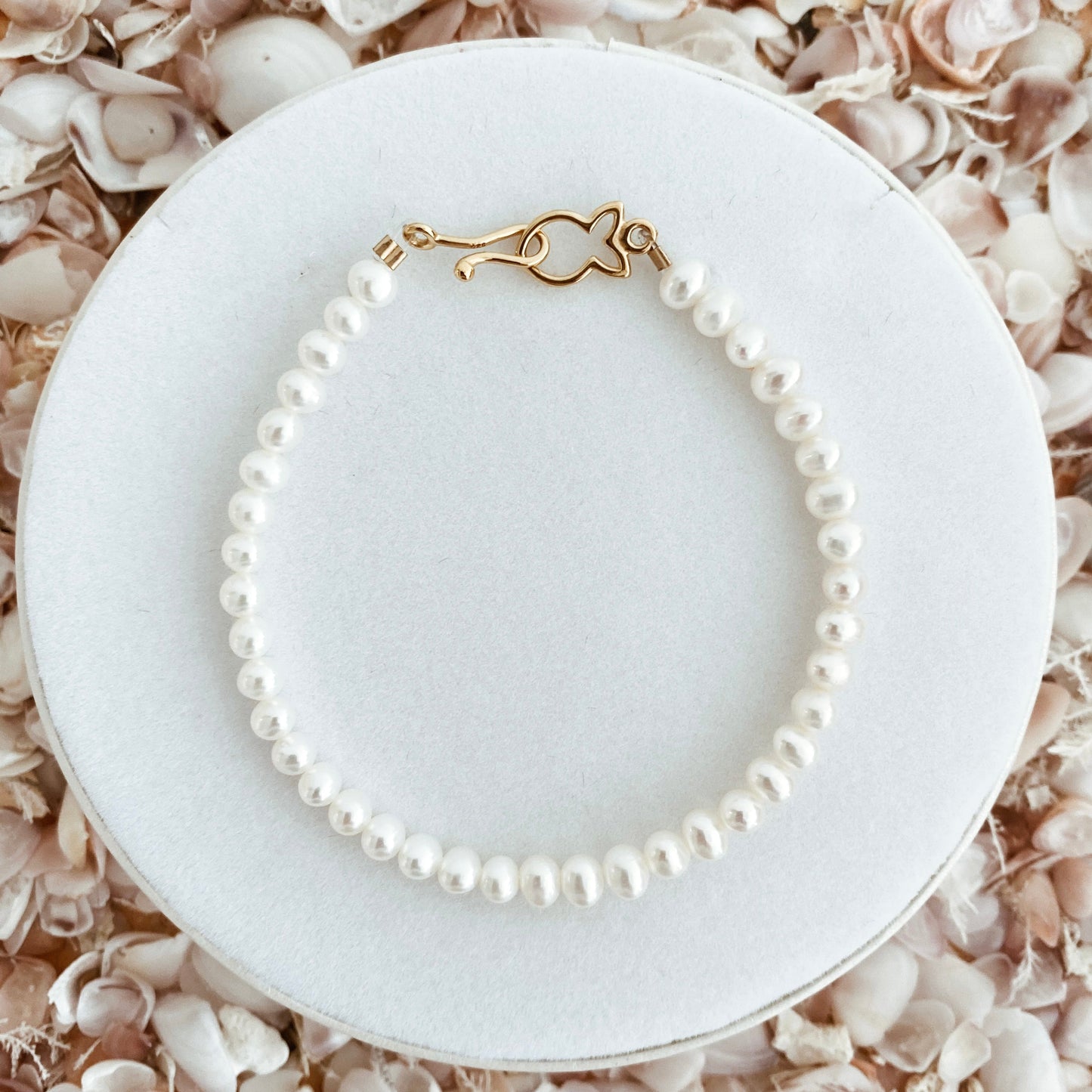 Pearl and Gold Bracelet 