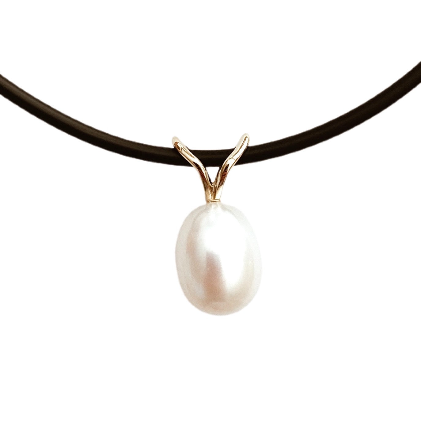Pearl Pendant 'Fishtail' Stg/9K Gold - The Courthouse Collection