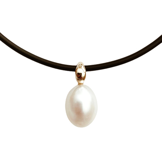 Pearl Pendant 'Leaf' Gold 9K - The Courthouse Collection